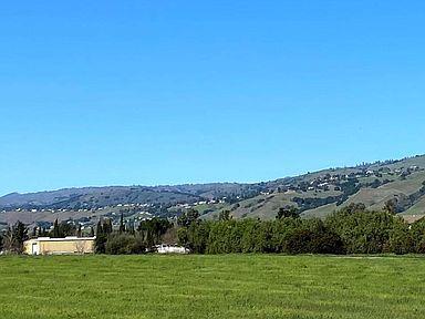 905 San Martin Avenue, SAN MARTIN, California 95046, ,Lots And Land,For Sale,San Martin Avenue,40964987