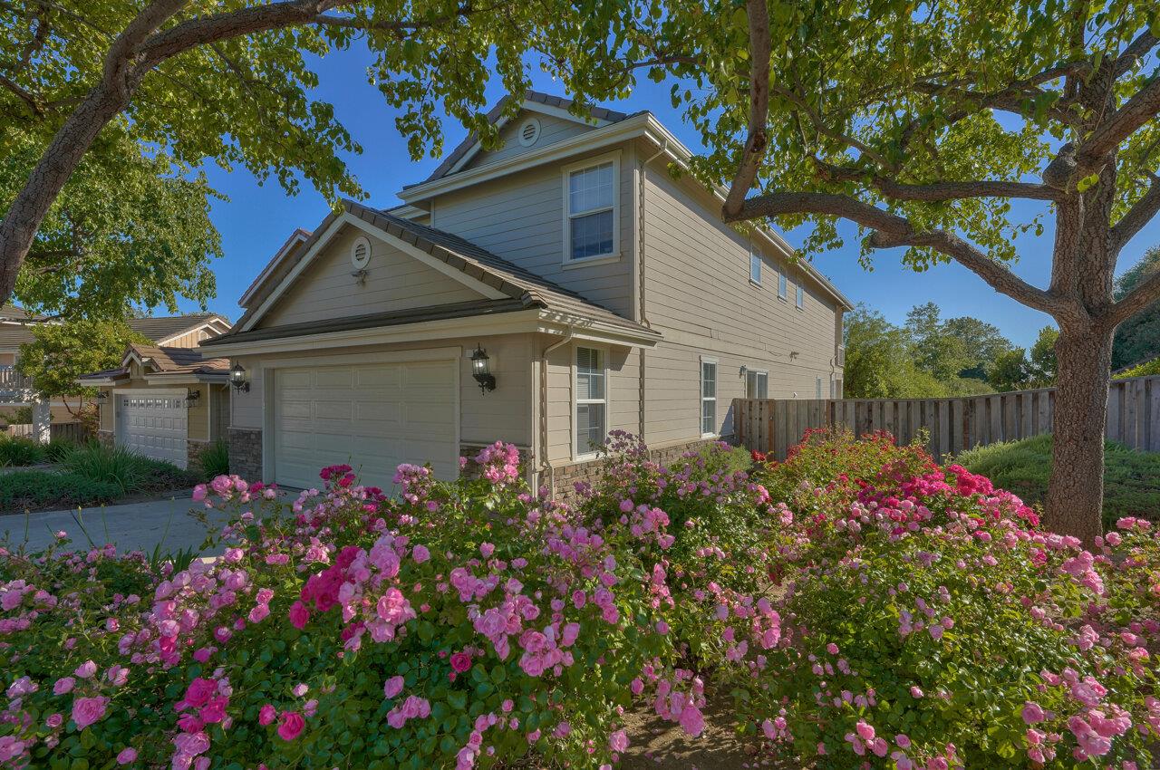 Detail Gallery Image 1 of 1 For 1346 New Hampshire Ct #1,  Salinas,  CA 93905 - 3 Beds | 3 Baths