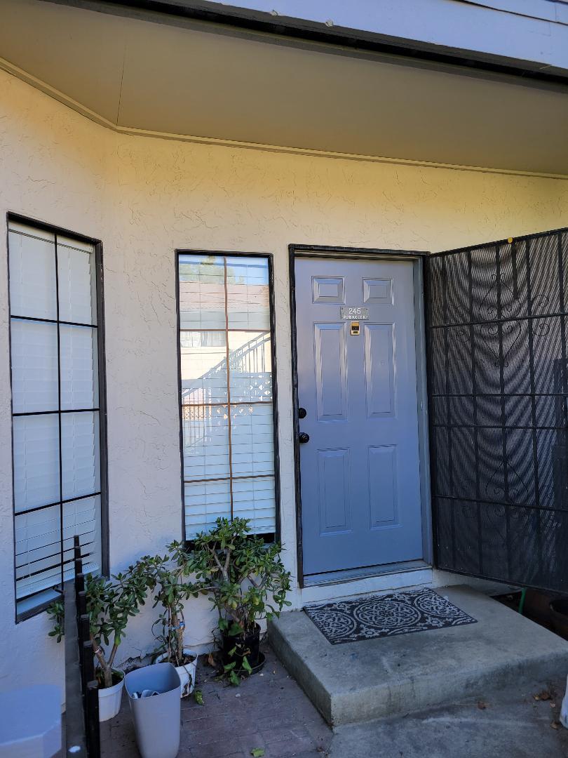 Detail Gallery Image 1 of 1 For 245 Kenbrook Cir #105,  San Jose,  CA 95111 - 2 Beds | 1 Baths