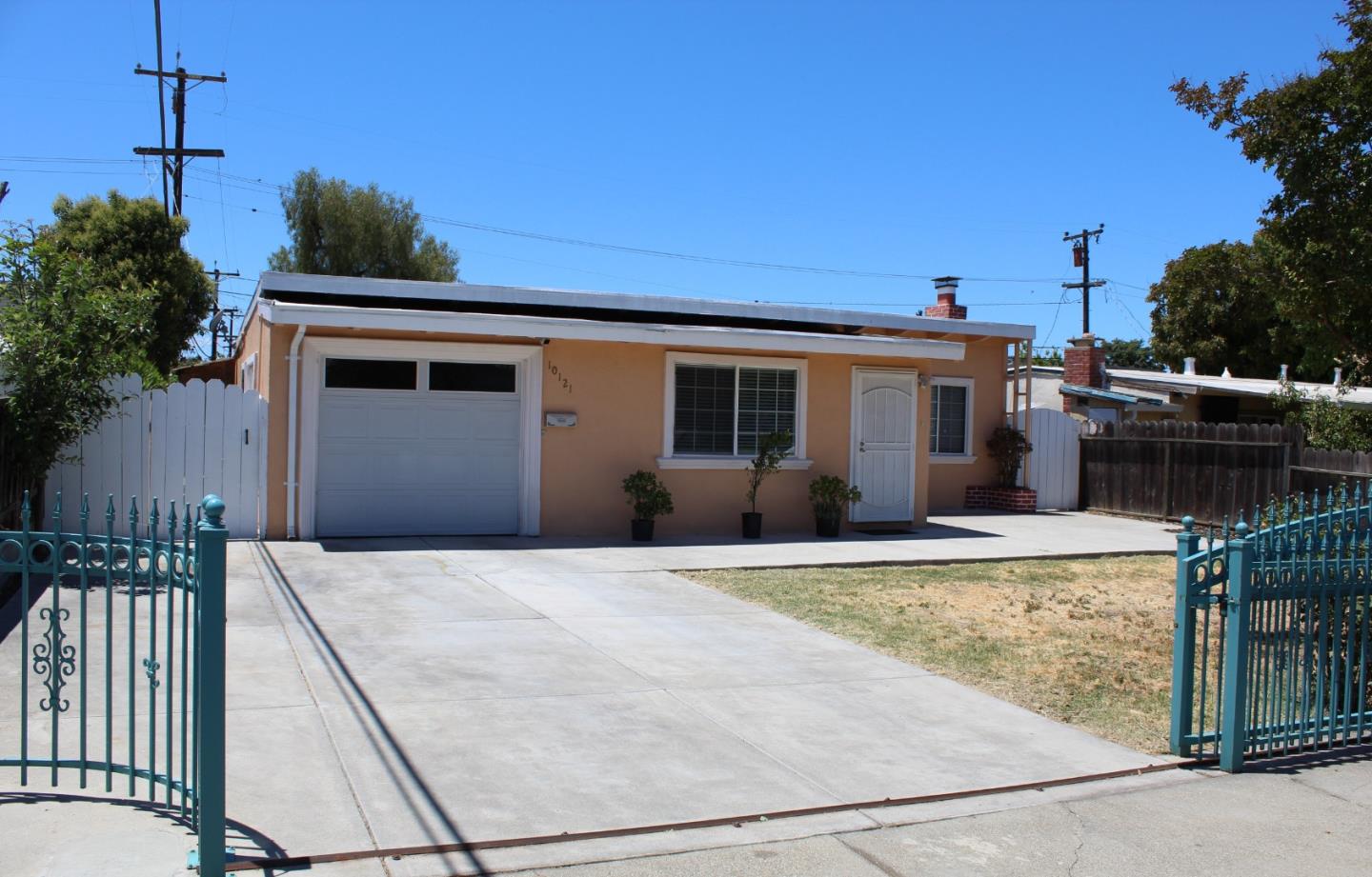 Detail Gallery Image 1 of 1 For 10121 Torrance Ave, San Jose,  CA 95127 - 3 Beds | 2 Baths