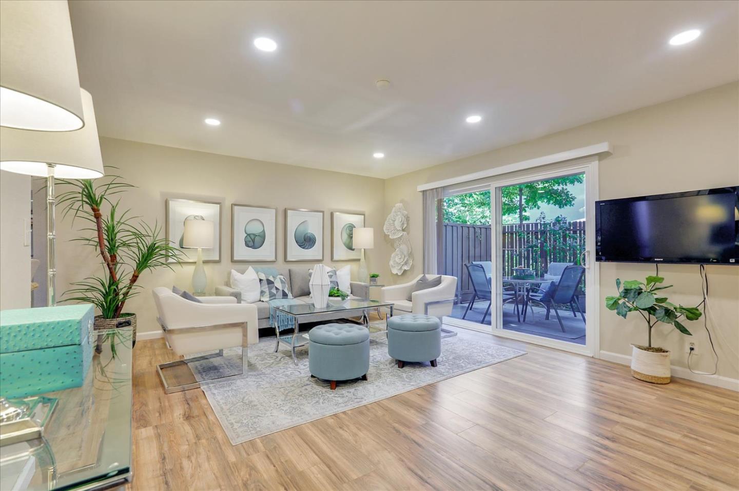 Detail Gallery Image 1 of 1 For 224 E Red Oak Dr #P,  Sunnyvale,  CA 94086 - 3 Beds | 1/1 Baths