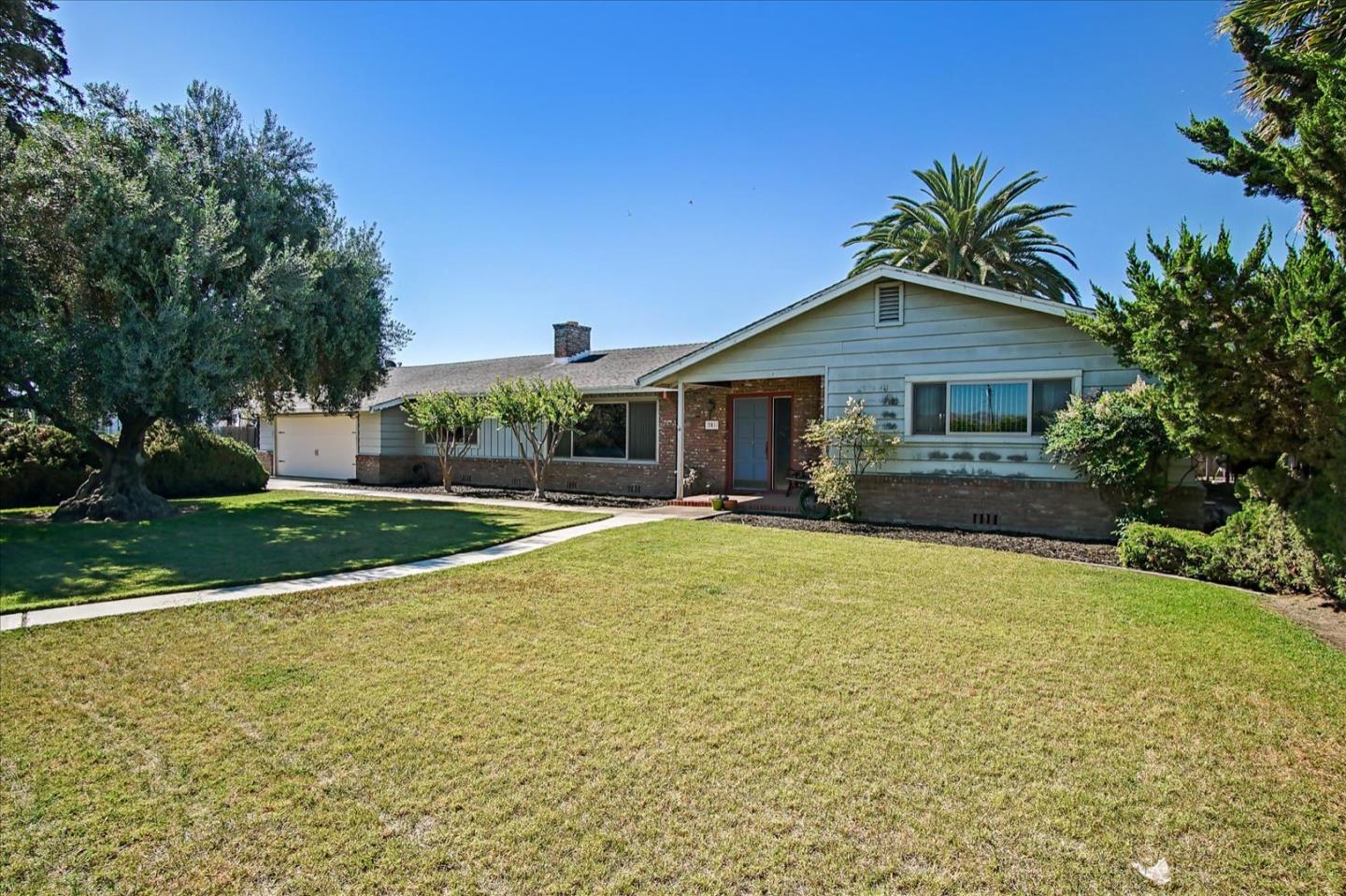 281 Mccloskey Rd, Hollister, CA 95023 3 Beds 2/1 Baths (Contingent