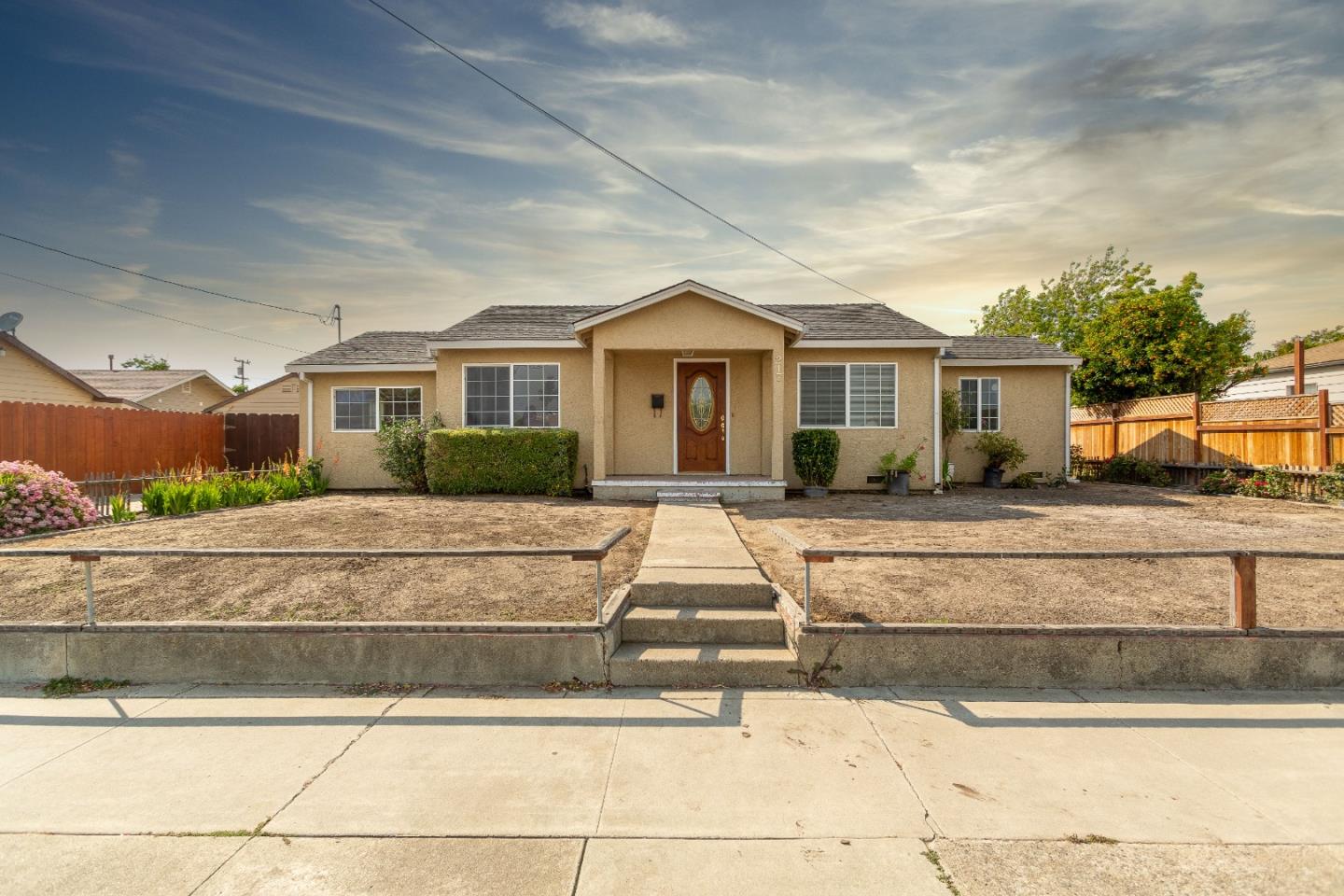 Detail Gallery Image 1 of 1 For 217 Toro Ave, Salinas,  CA 93905 - 3 Beds | 2 Baths