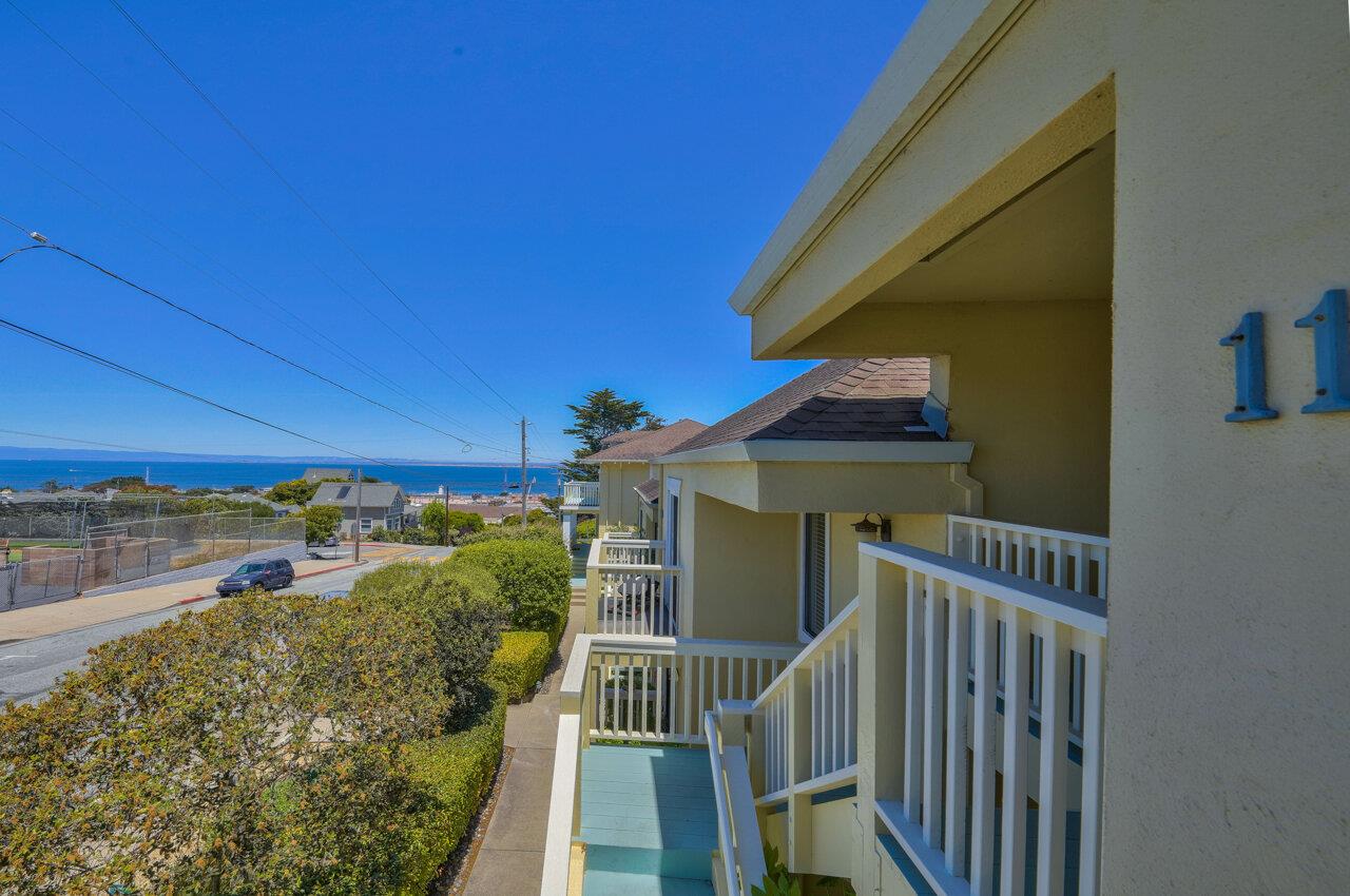 Detail Gallery Image 1 of 1 For 585 Laine St #11,  Monterey,  CA 93940 - 2 Beds | 1 Baths