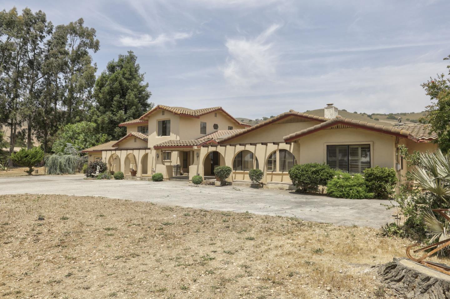 1103 Old Stage Rd, Salinas, CA 93908 5 Beds 4/1 Baths (Sold