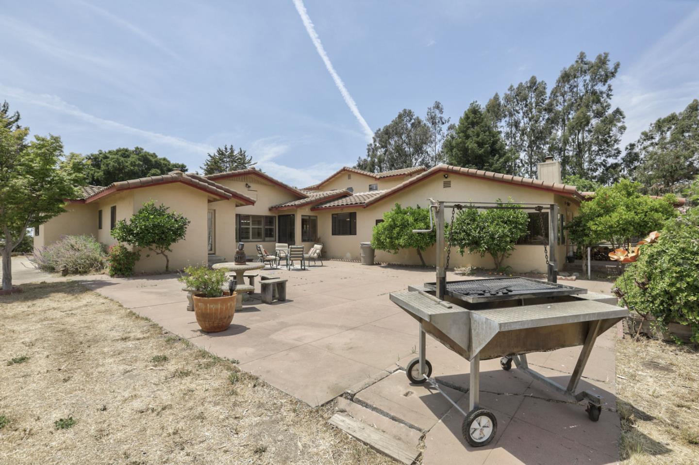 1103 Old Stage Rd, Salinas, CA 93908 5 Beds 4/1 Baths