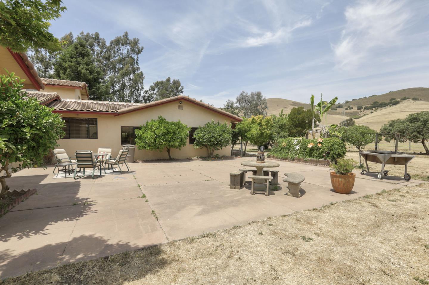 1103 Old Stage Rd, Salinas, CA 93908 5 Beds 4/1 Baths