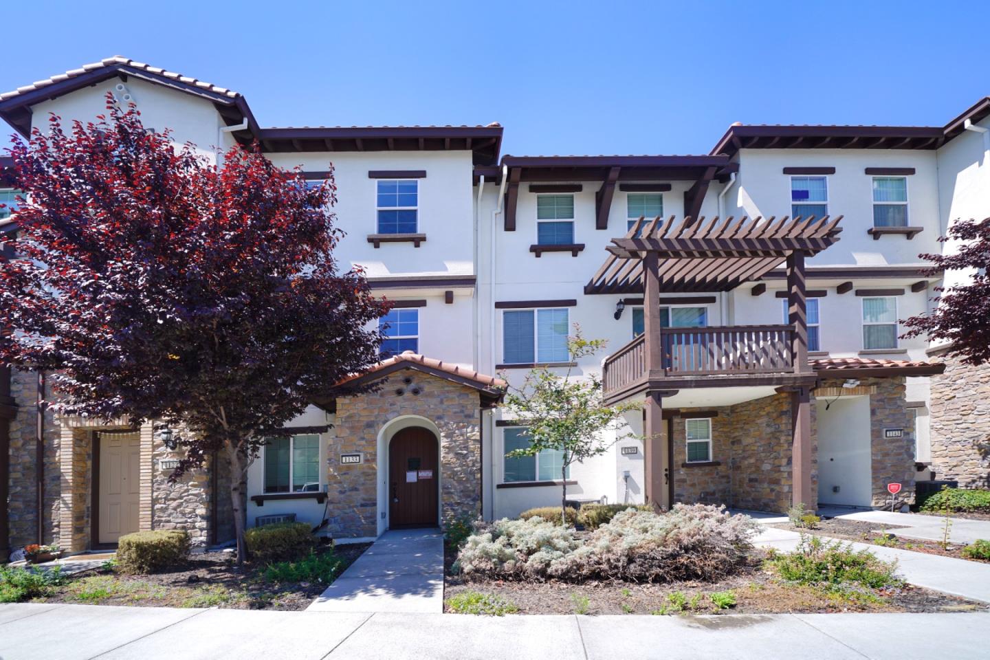 Detail Gallery Image 1 of 1 For 1133 White Peach Way, San Jose,  CA 95133 - 3 Beds | 3/1 Baths