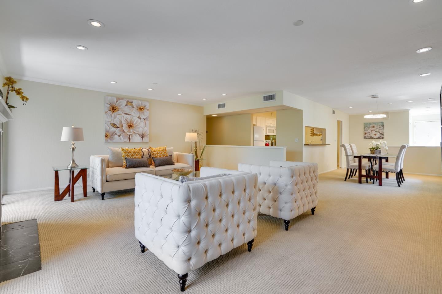 Detail Gallery Image 1 of 1 For 226 W Edith Ave #2,  Los Altos,  CA 94022 - 3 Beds | 2 Baths