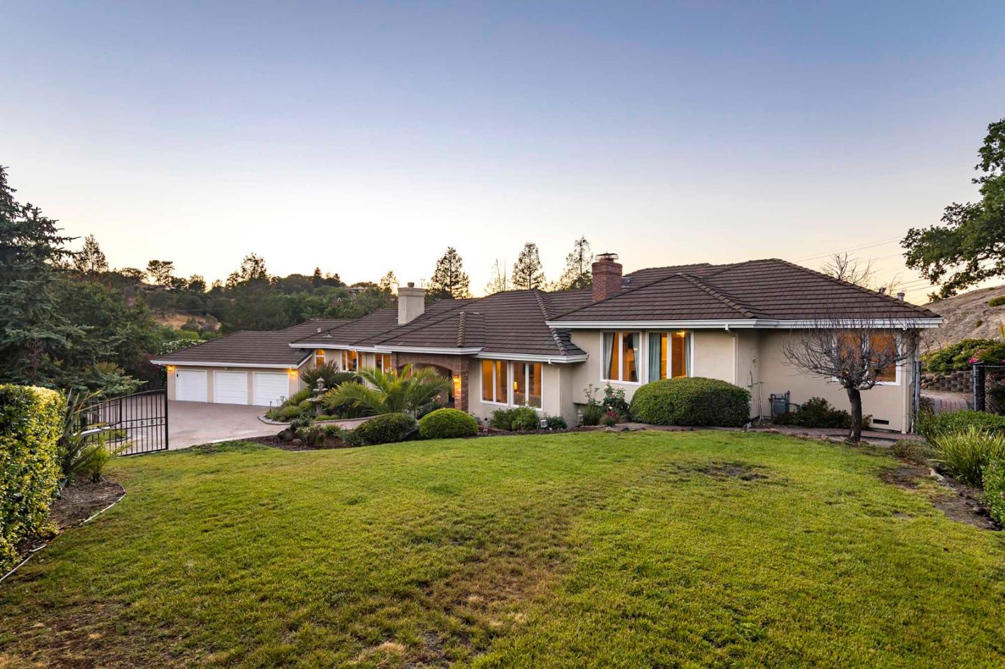 14100 Berry Hill Ln, Los Altos Hills, CA 94022 4 Beds 3/2 Baths