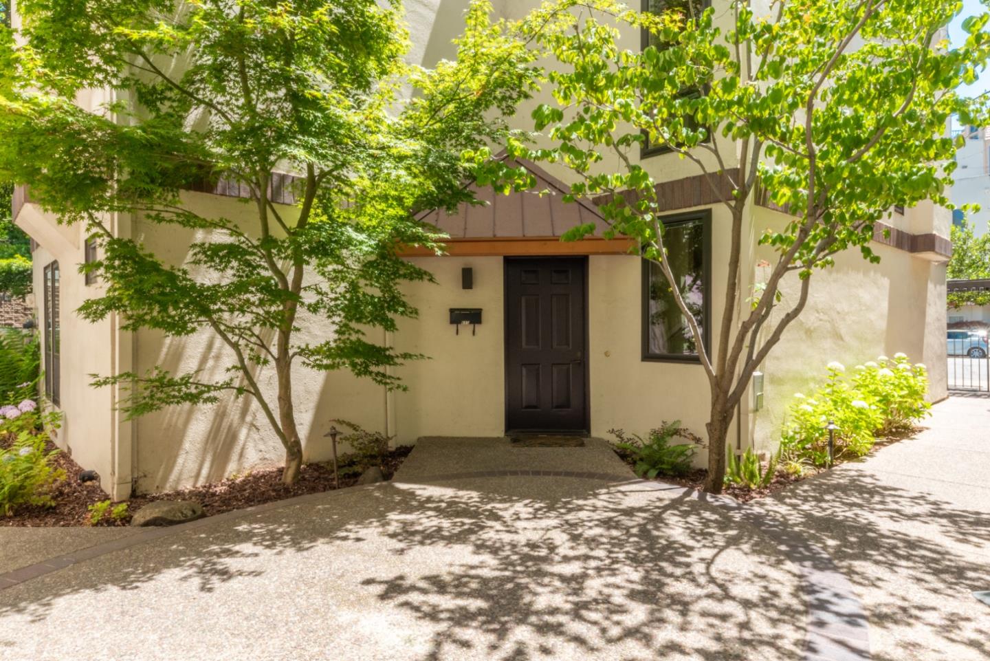 Detail Gallery Image 1 of 1 For 685 Waverley, Palo Alto,  CA 94301 - 2 Beds | 2/1 Baths