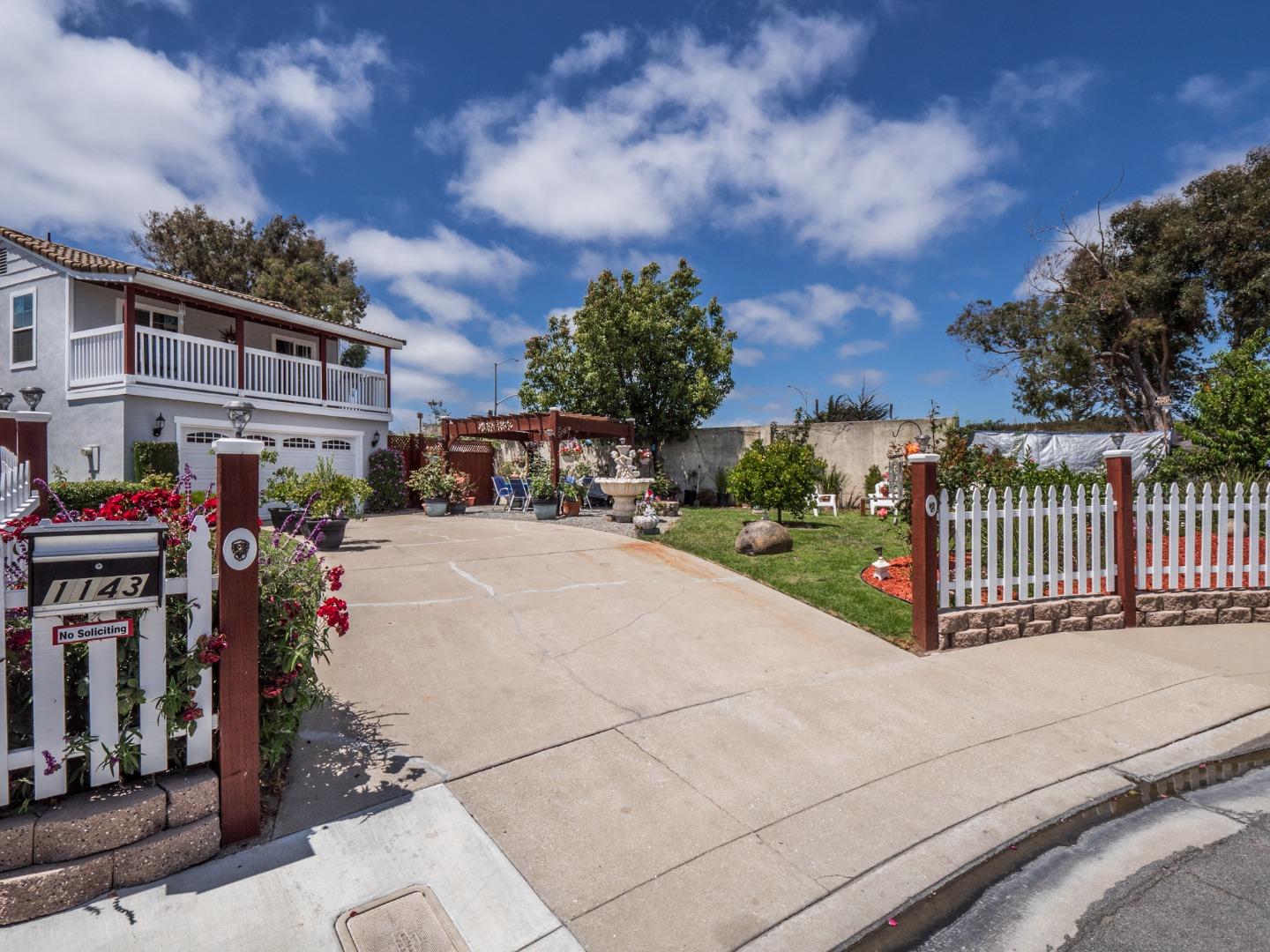 Detail Gallery Image 1 of 1 For 1143 Sherman Dr, Salinas,  CA 93907 - 3 Beds | 2 Baths