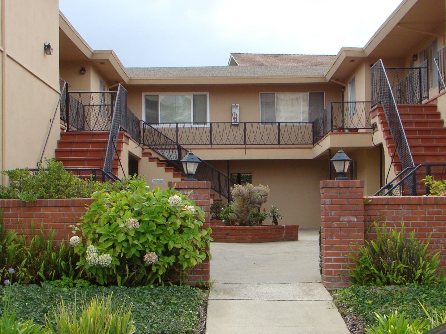 Detail Gallery Image 1 of 1 For 1751 Marco Polo Way #5,  Burlingame,  CA 94010 - 2 Beds | 1 Baths