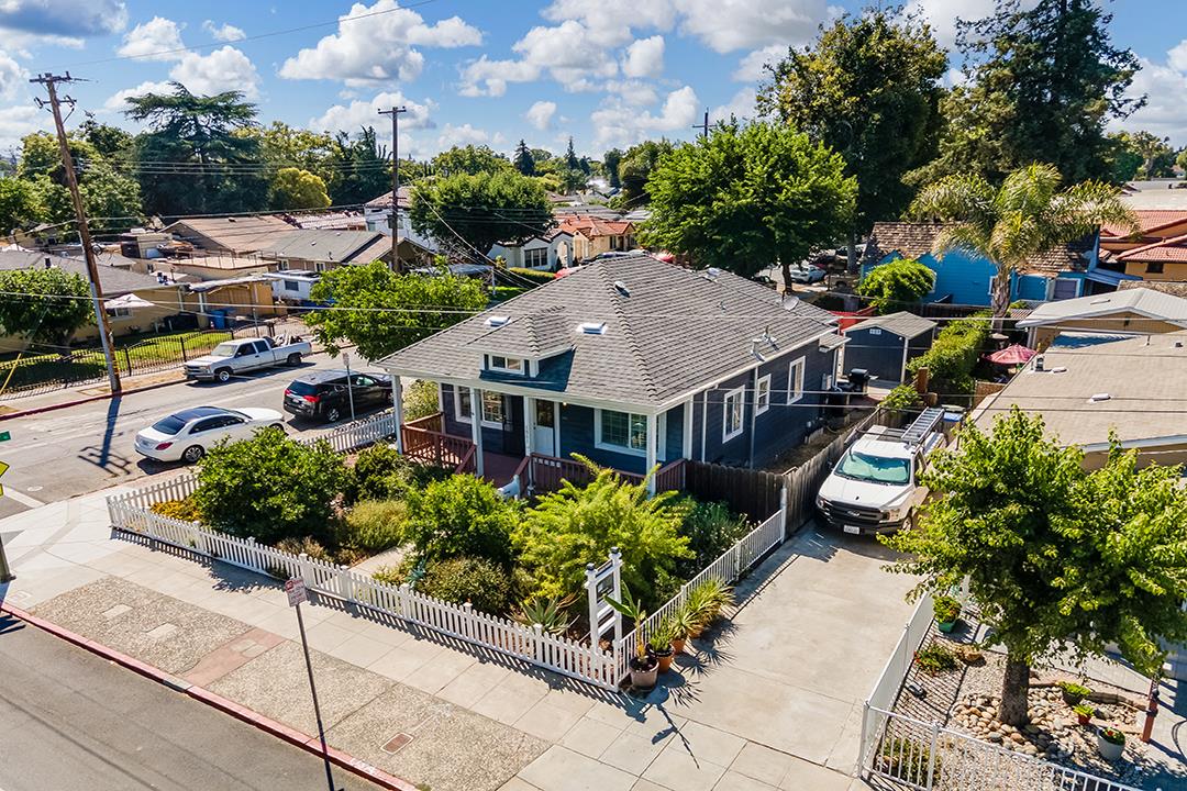 1051 E William St, San Jose, CA 95116 2 Beds 2 Baths (Active