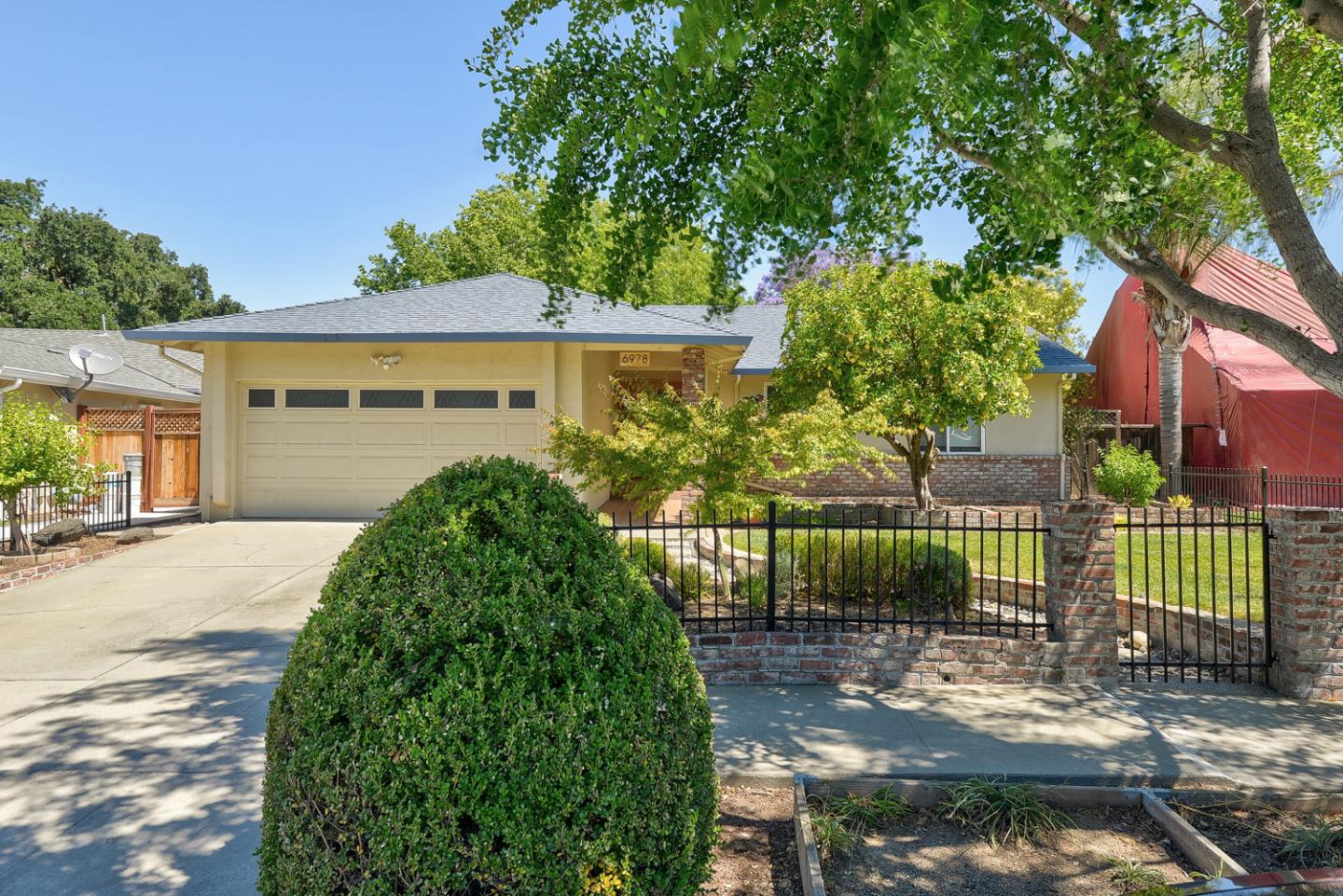 Detail Gallery Image 1 of 1 For 6978 El Marcero Ct, San Jose,  CA 95119 - 4 Beds | 2 Baths