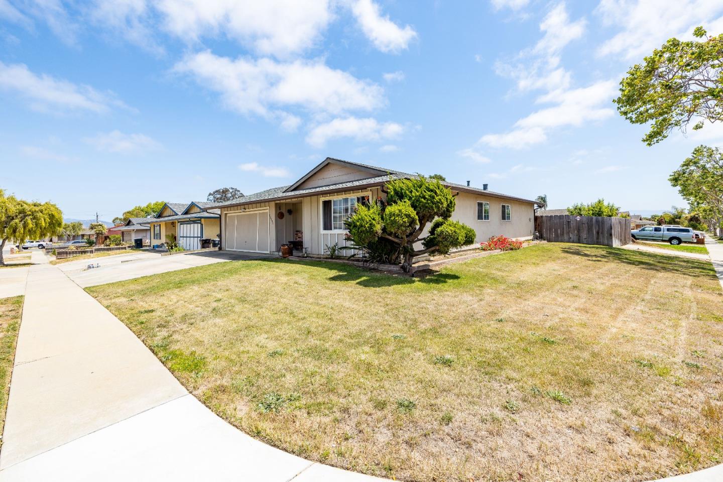 Detail Gallery Image 1 of 1 For 18892 Hoover St, Salinas,  CA 93906 - 4 Beds | 2 Baths
