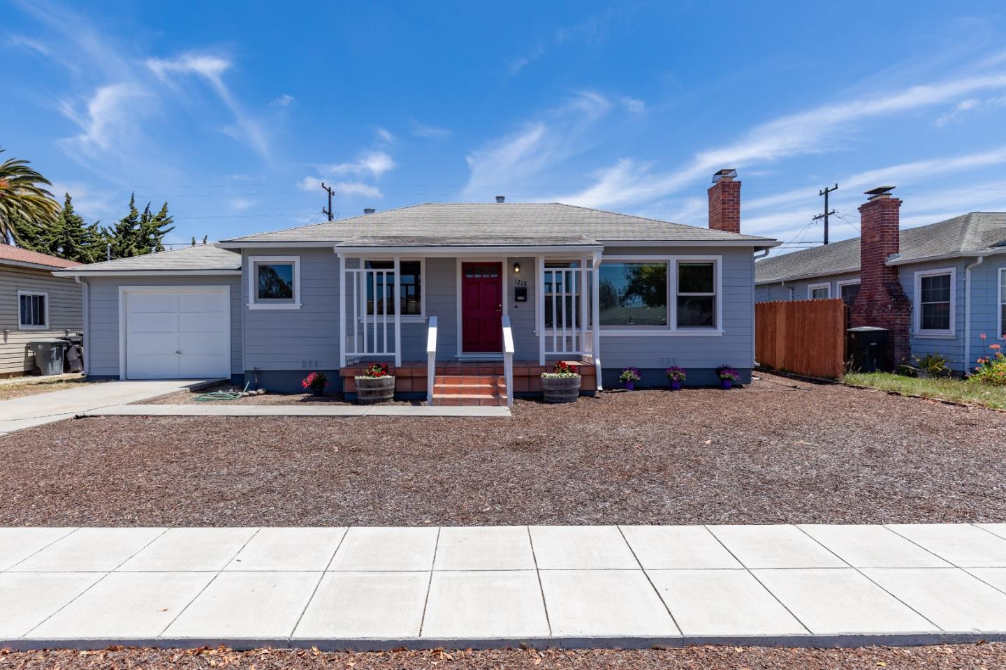 Detail Gallery Image 1 of 1 For 1218 Adams St, Salinas,  CA 93906 - 2 Beds | 1 Baths