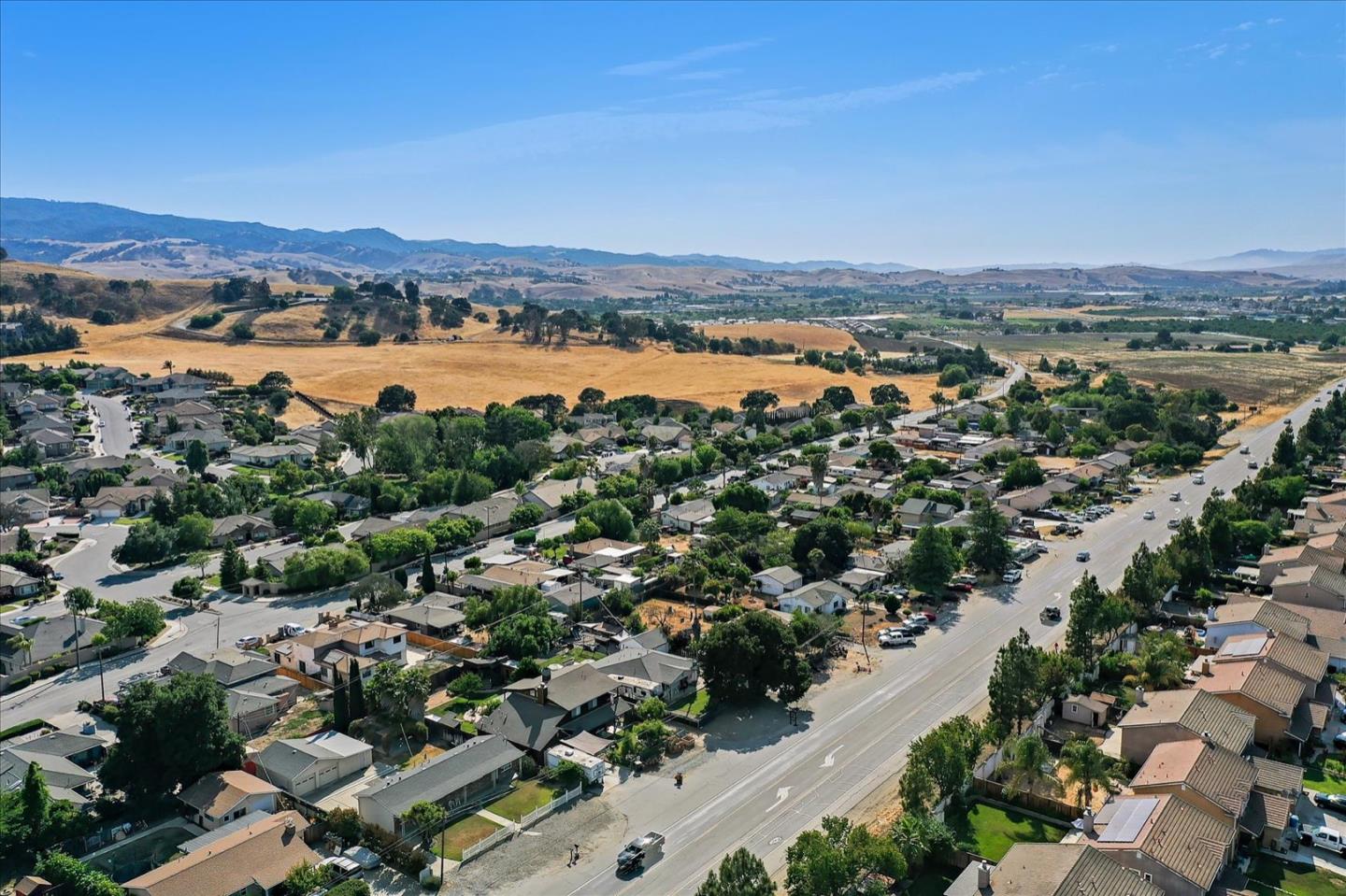 3130 Airline Hwy, Hollister, CA 95023 3 Beds 2 Baths (Contingent