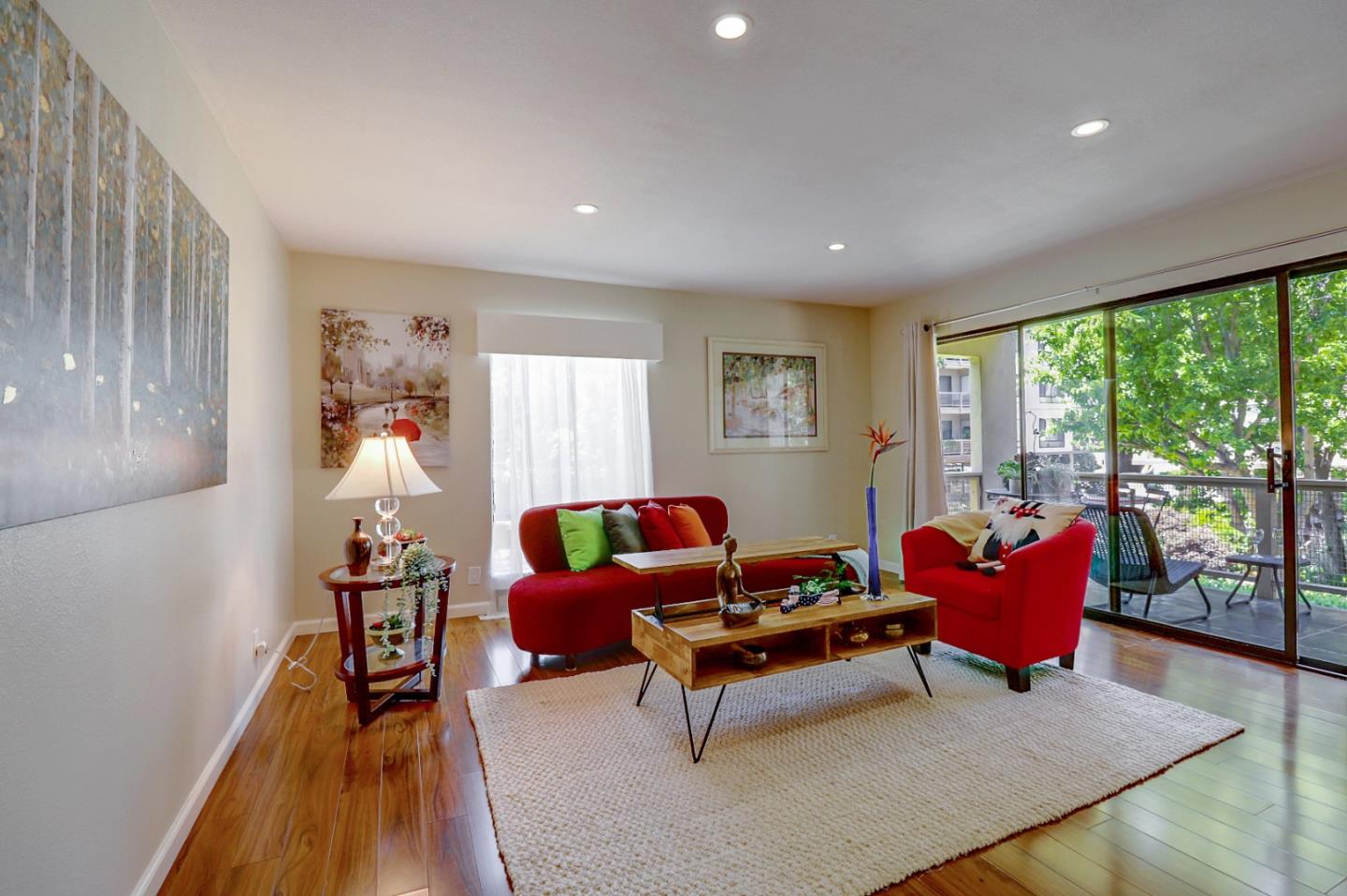 Detail Gallery Image 1 of 1 For 4 Admiral Dr #B223,  Emeryville,  CA 94608 - 2 Beds | 1 Baths