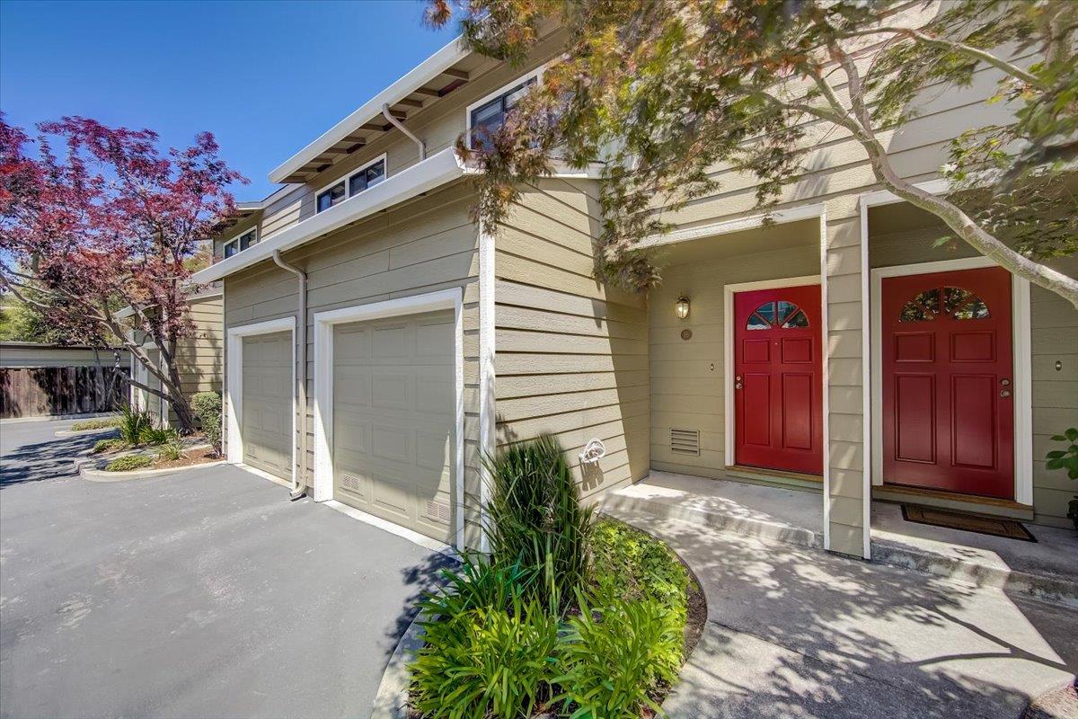 Detail Gallery Image 1 of 1 For 700 Chiquita Ave #16,  Mountain View,  CA 94041 - 2 Beds | 2/1 Baths