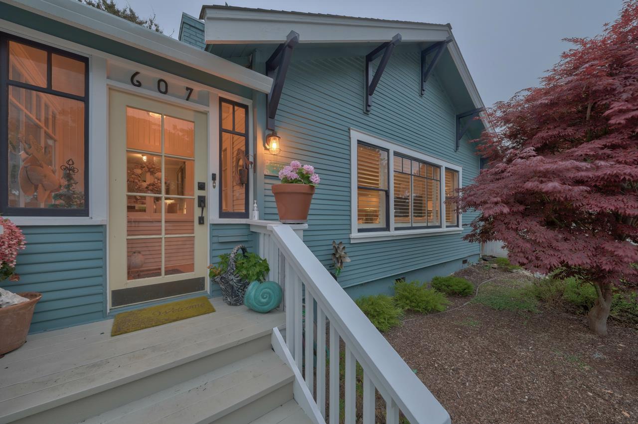 Detail Gallery Image 1 of 1 For 607 Congress Ave, Pacific Grove,  CA 93950 - 3 Beds | 2 Baths