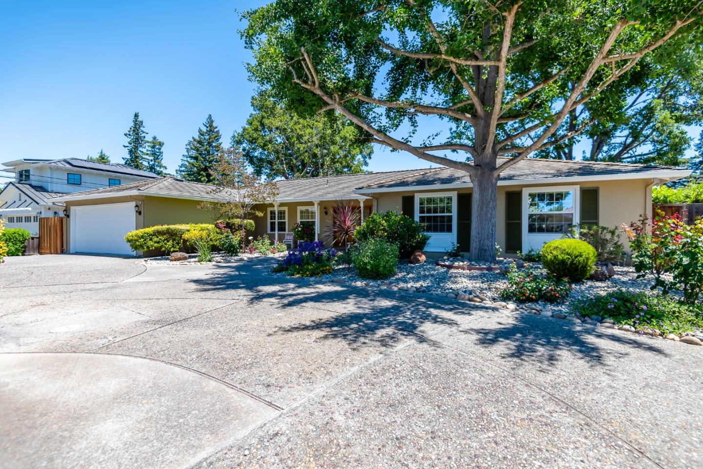 1081 Los Altos Ave, Los Altos, CA 94022 4 Beds 2/1 Baths (Sold