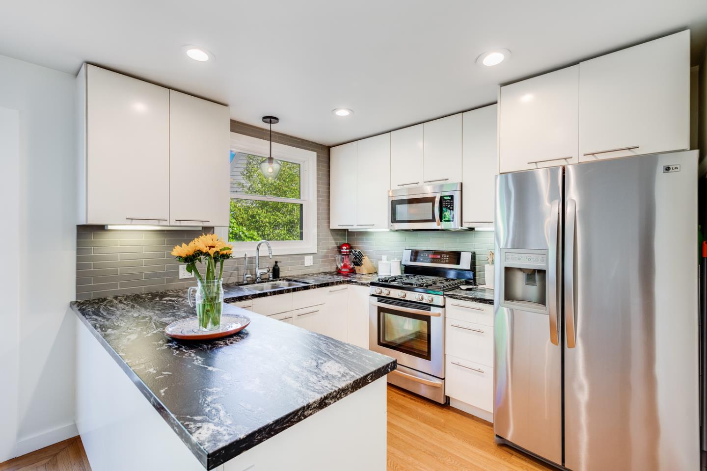 45 Chanticleer St, Larkspur, CA 94939 2 Beds 1 Baths (Sold