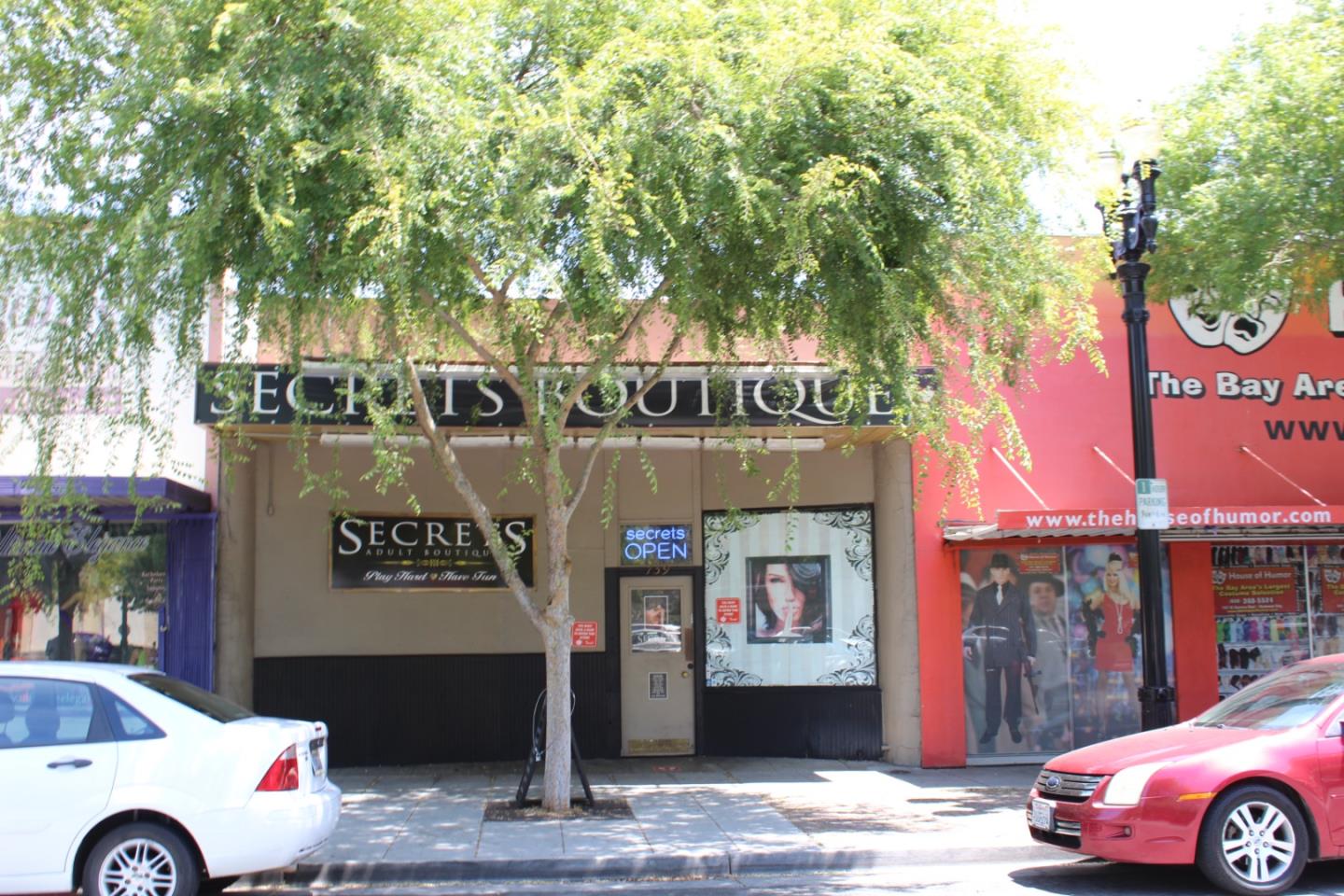 739 El Camino Real, REDWOOD CITY, California 94063, ,Comm Industrial For Sale,For Sale,El Camino Real,40965114