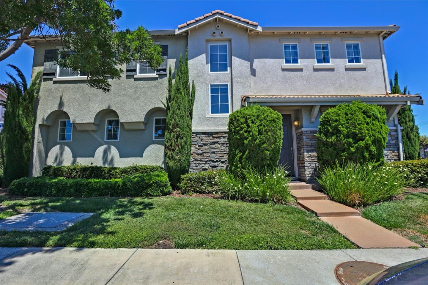 2131 3rd St, Santa Clara, CA 95054 4 Beds 2/1 Baths (Sold