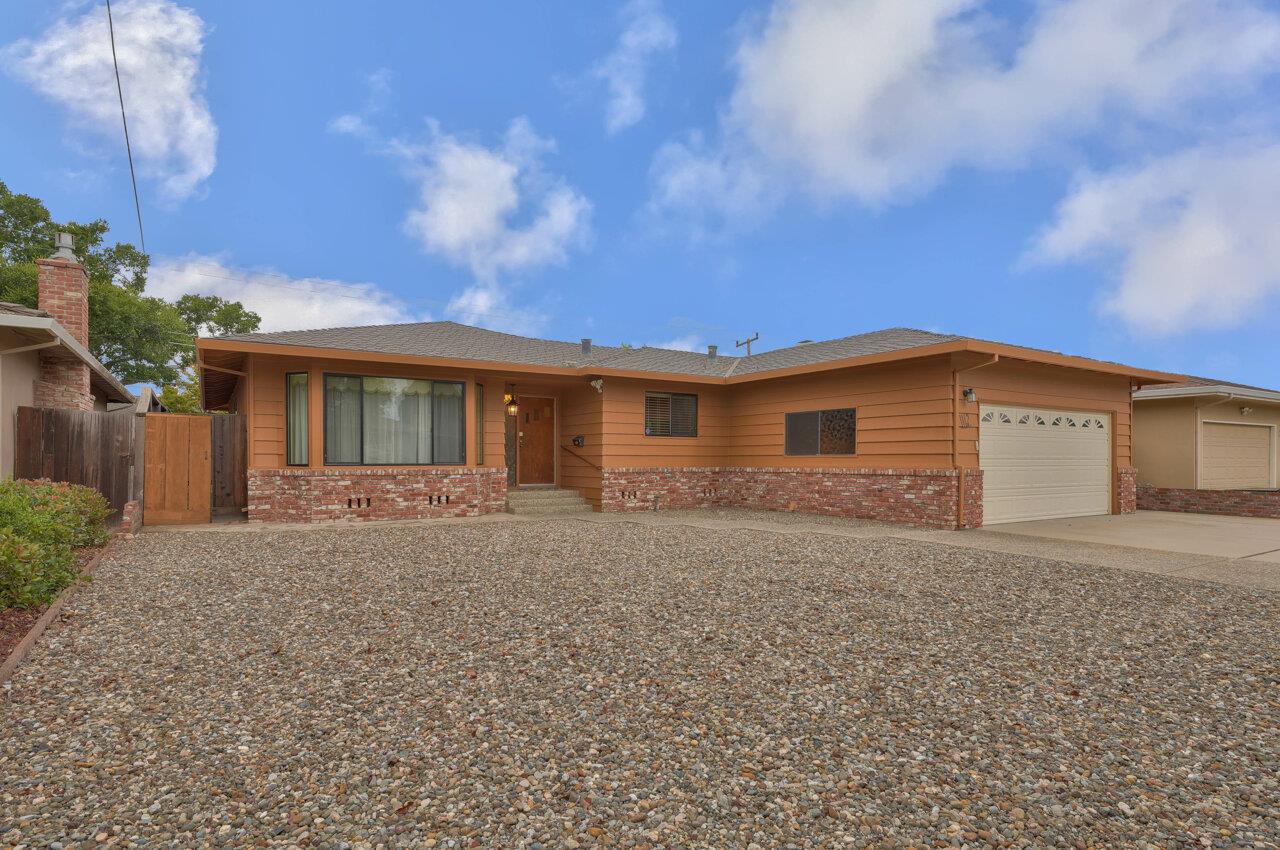 Detail Gallery Image 1 of 1 For 1162 San Angelo Dr, Salinas,  CA 93901 - 3 Beds | 2 Baths