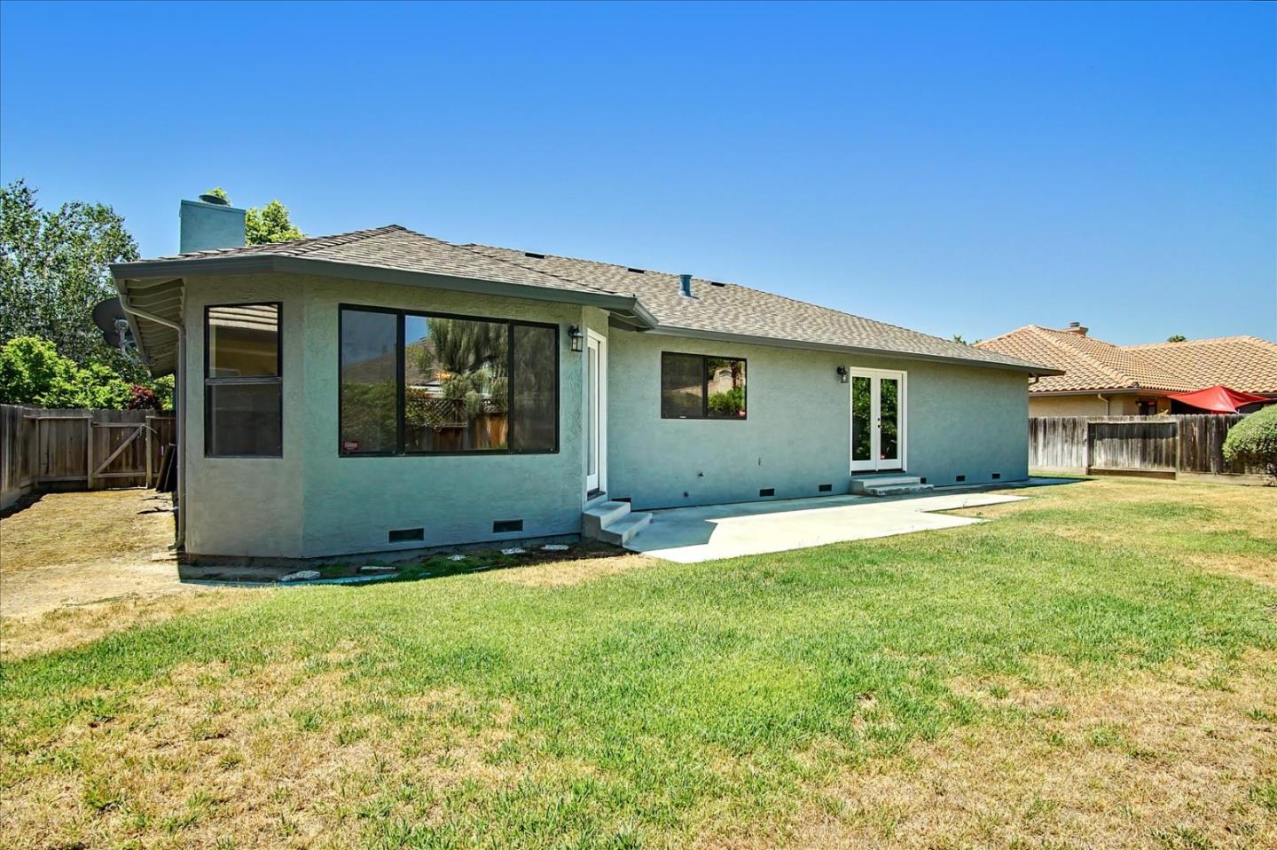 390 Irma Dr, Hollister, CA 95023 3 Beds 2 Baths (PendingDoNotShow