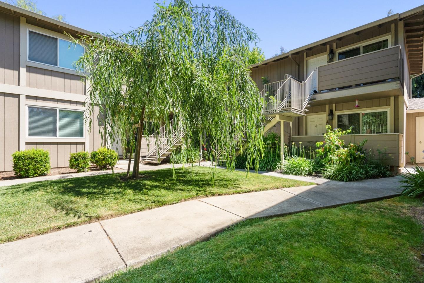 Detail Gallery Image 1 of 1 For 4970 Cherry Ave #204,  San Jose,  CA 95118 - 2 Beds | 1 Baths