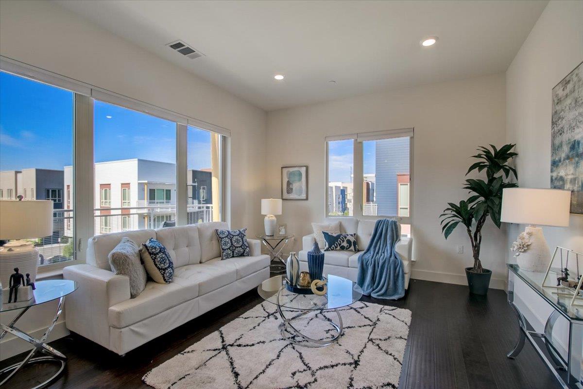 Detail Gallery Image 1 of 1 For 1685 Delano St #30,  Milpitas,  CA 95035 - 3 Beds | 2/1 Baths