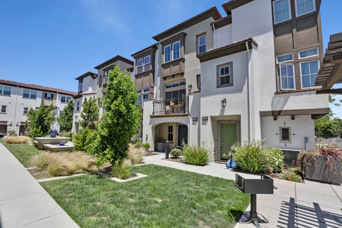 Detail Gallery Image 1 of 1 For 120 Sonoma Ter, Mountain View,  CA 94043 - 3 Beds | 2/1 Baths