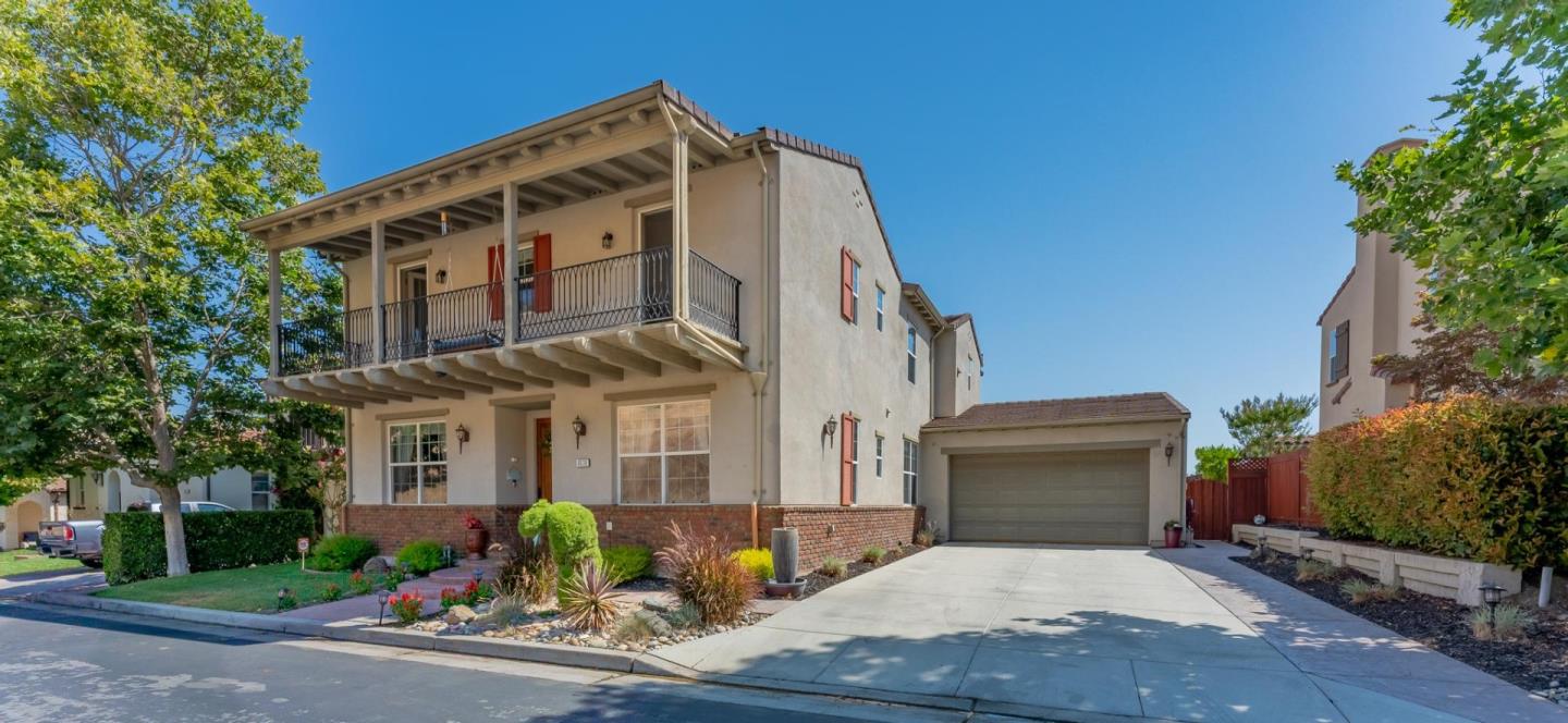 Detail Gallery Image 1 of 1 For 6630 Eagle Ridge Ct, Gilroy,  CA 95020 - 5 Beds | 3 Baths