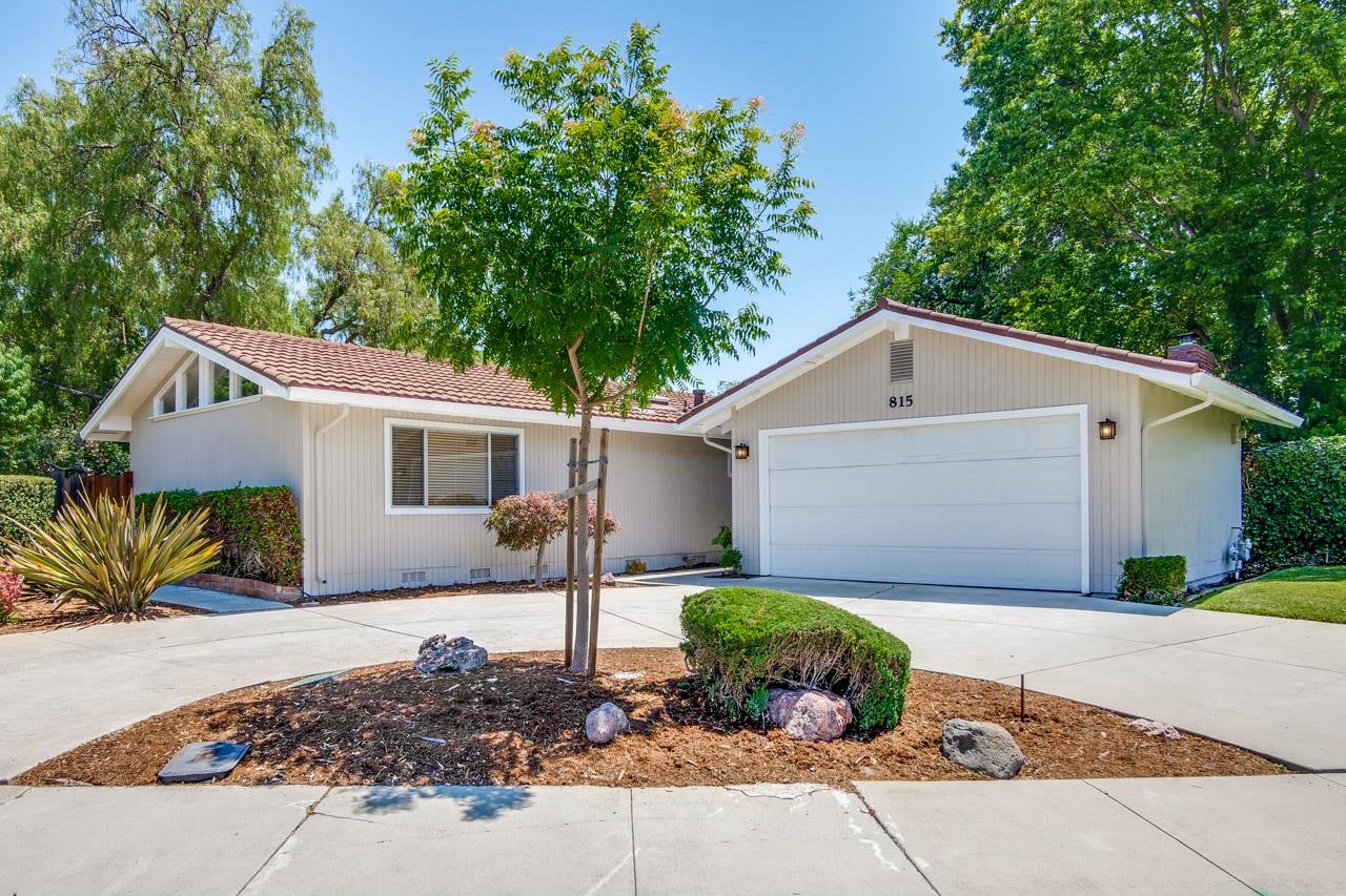 Detail Gallery Image 1 of 1 For 815 Pepper Tree Ln, Santa Clara,  CA 95051 - 4 Beds | 2 Baths