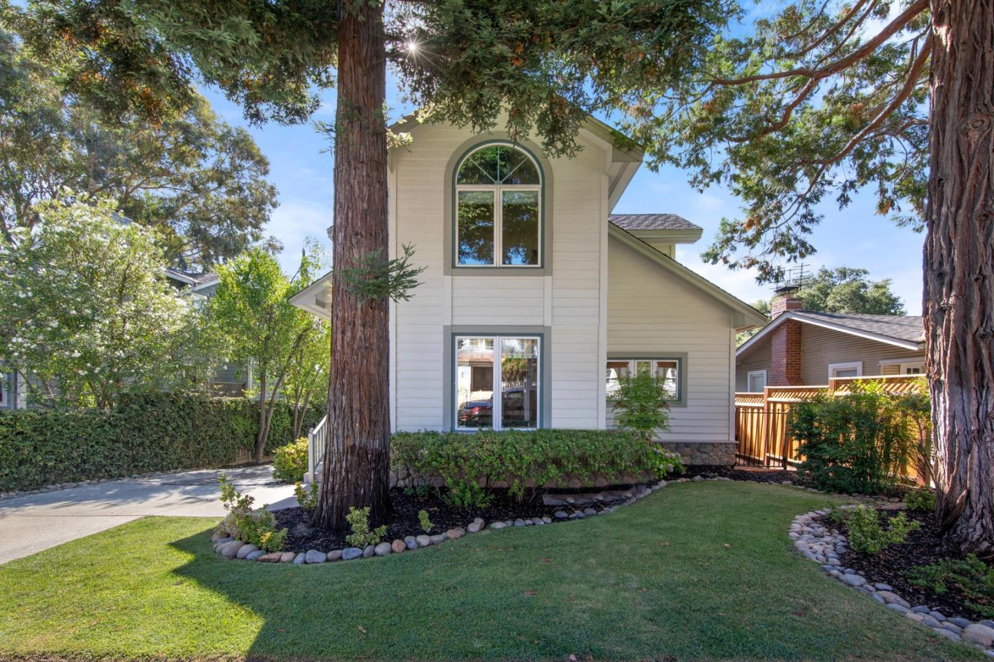 420 University Ave, Los Gatos, CA 95032 4 Beds 3/1 Baths (Sold