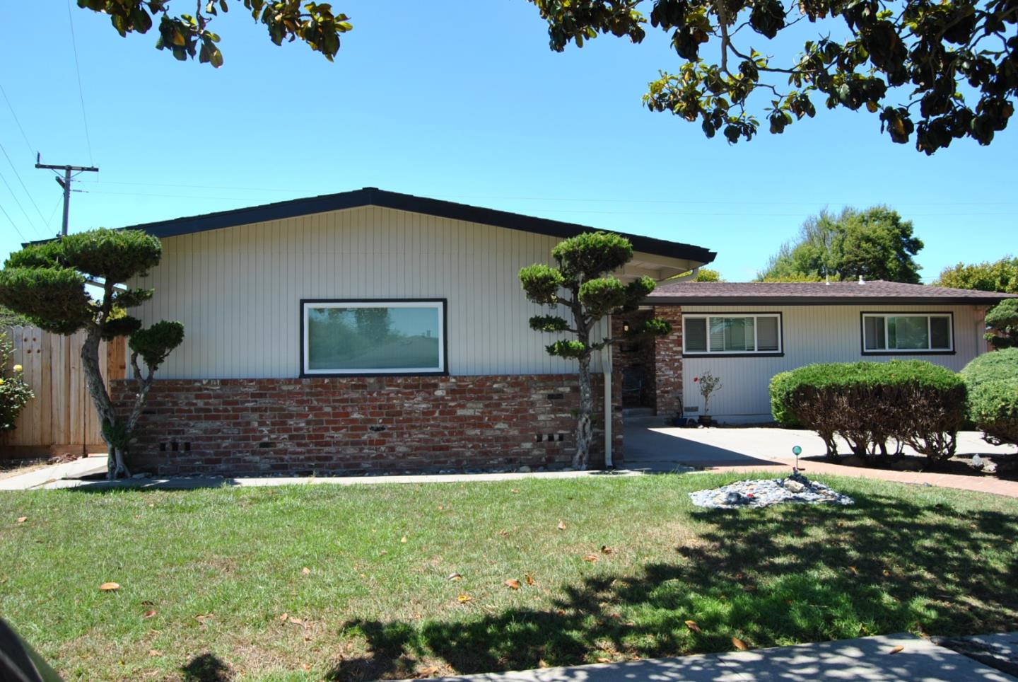 924 W Alisal St, Salinas, CA 93901 4 Beds 3/1 Baths