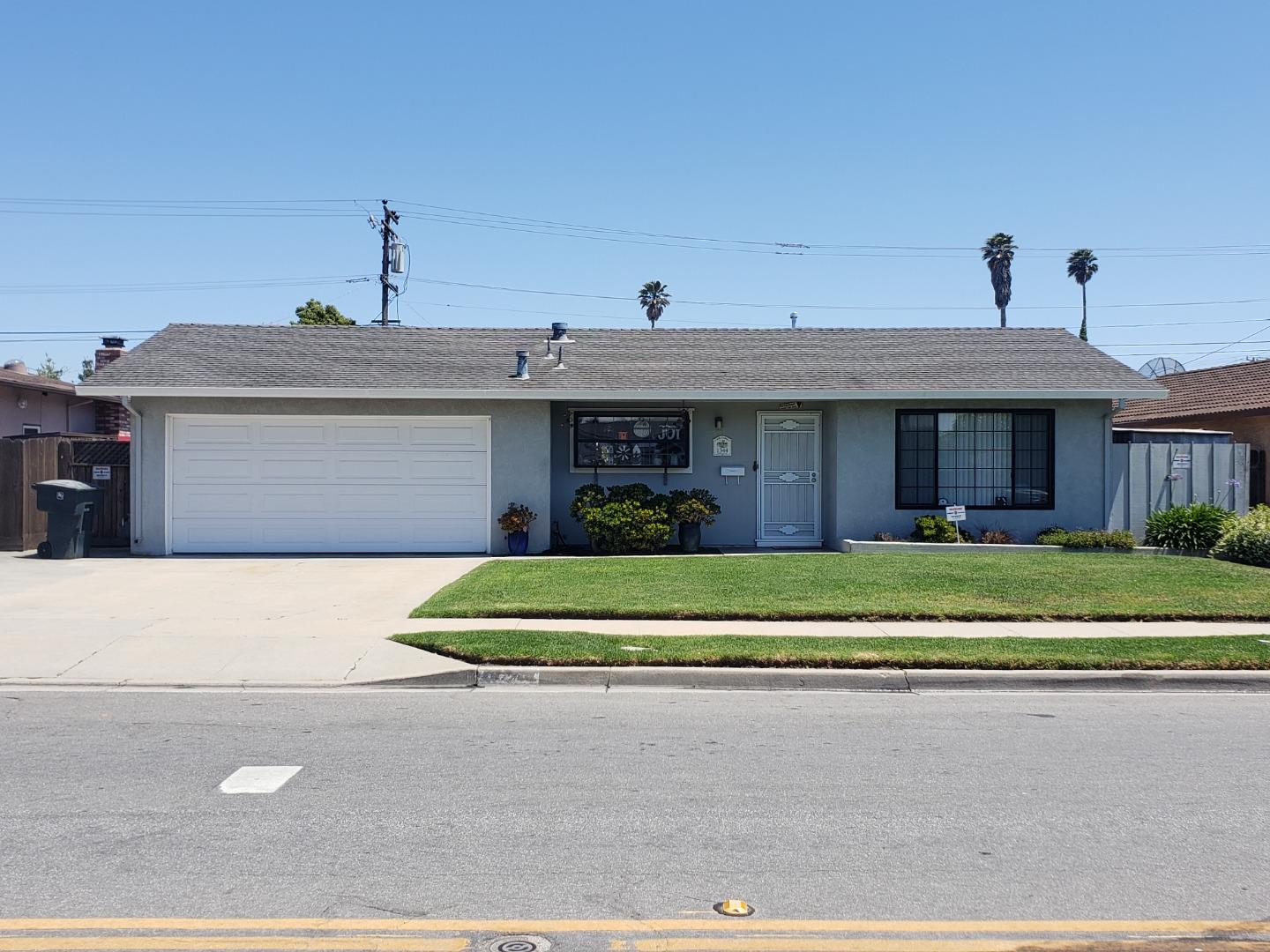 Detail Gallery Image 1 of 1 For 1344 Cherokee Dr, Salinas,  CA 93906 - 3 Beds | 2 Baths