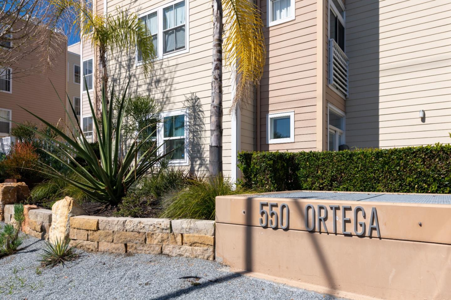 Detail Gallery Image 1 of 1 For 550 Ortega Ave #A404,  Mountain View,  CA 94040 - 2 Beds | 2 Baths