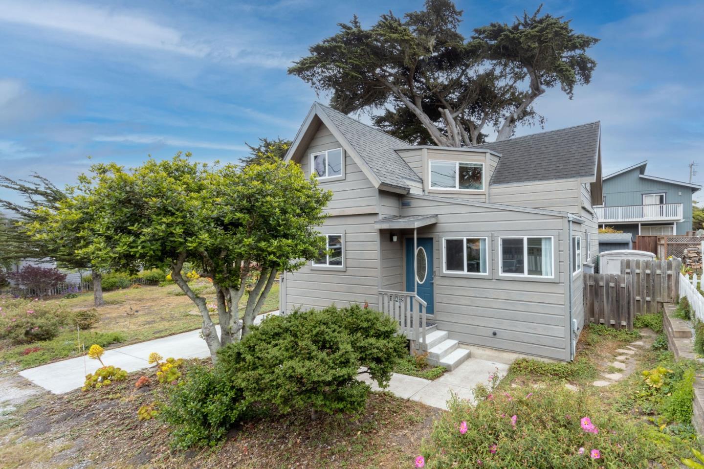 Detail Gallery Image 1 of 1 For 142 Orval Ave, Moss Beach,  CA 94038 - 2 Beds | 1 Baths