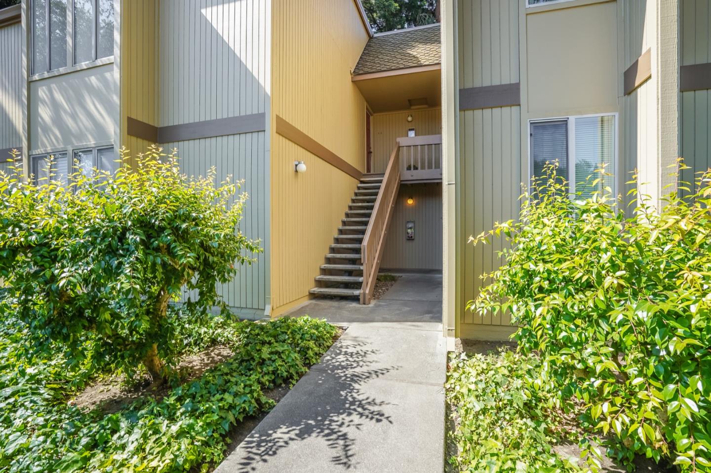 Detail Gallery Image 1 of 1 For 505 Cypress Point Dr #44,  Mountain View,  CA 94043 - 2 Beds | 1 Baths