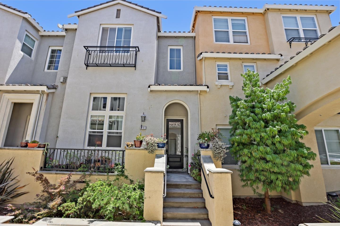 Detail Gallery Image 1 of 1 For 10280 Park Green Ln #841,  Cupertino,  CA 95014 - 3 Beds | 2/1 Baths