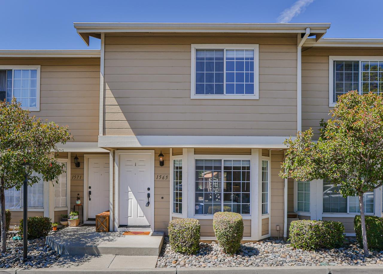 Detail Gallery Image 1 of 1 For 1565 Sandra Kay Ct, San Jose,  CA 95126 - 2 Beds | 2/1 Baths