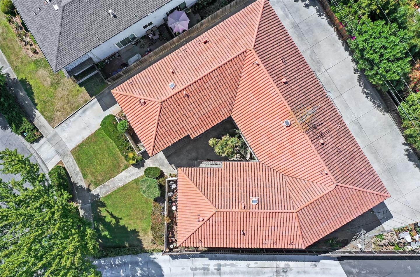 679 Grand Coulee Avenue, SUNNYVALE, California 94087, ,Comm Ri Multi-units 5+,For Sale,Grand Coulee Avenue,ML81852504