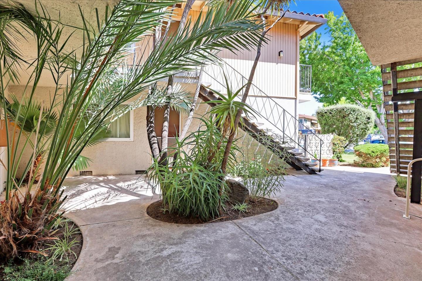 679 Grand Coulee Avenue, SUNNYVALE, California 94087, ,Comm Ri Multi-units 5+,For Sale,Grand Coulee Avenue,ML81852504