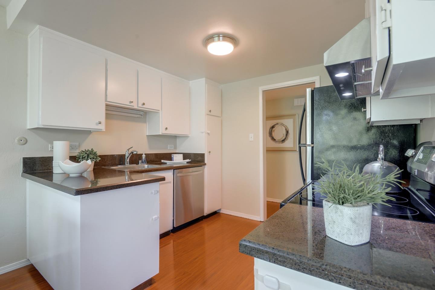 2381 Sharon Rd, Menlo Park, CA 94025 2 Beds 1 Baths (Canceled