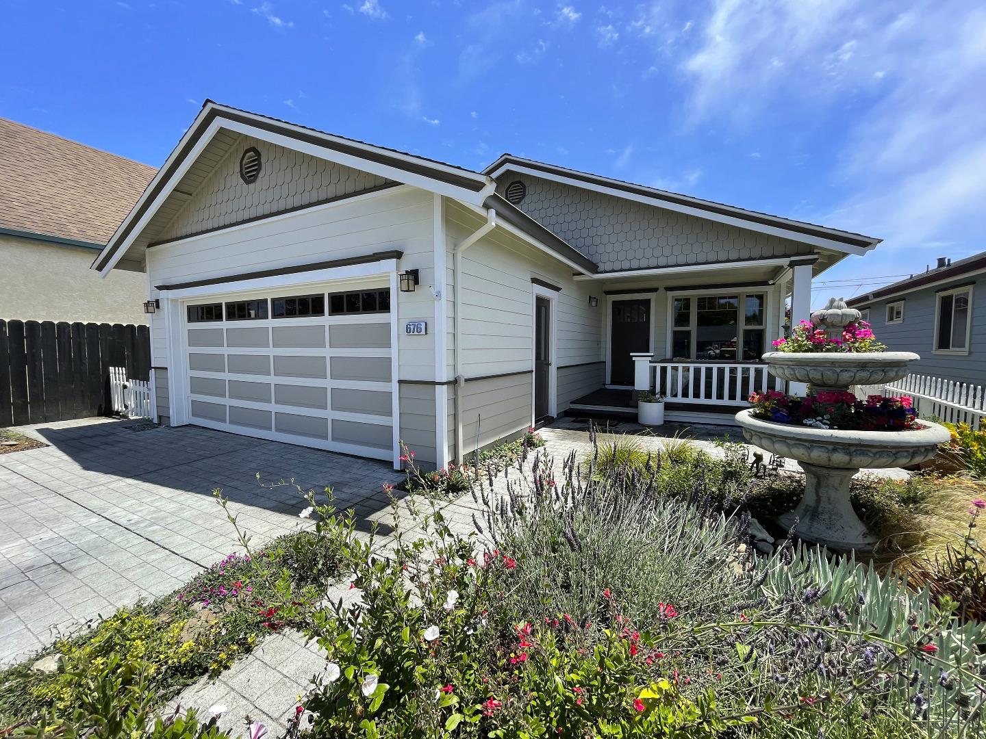 Detail Gallery Image 1 of 1 For 676 Myrtle St, Half Moon Bay,  CA 94019 - 3 Beds | 2 Baths
