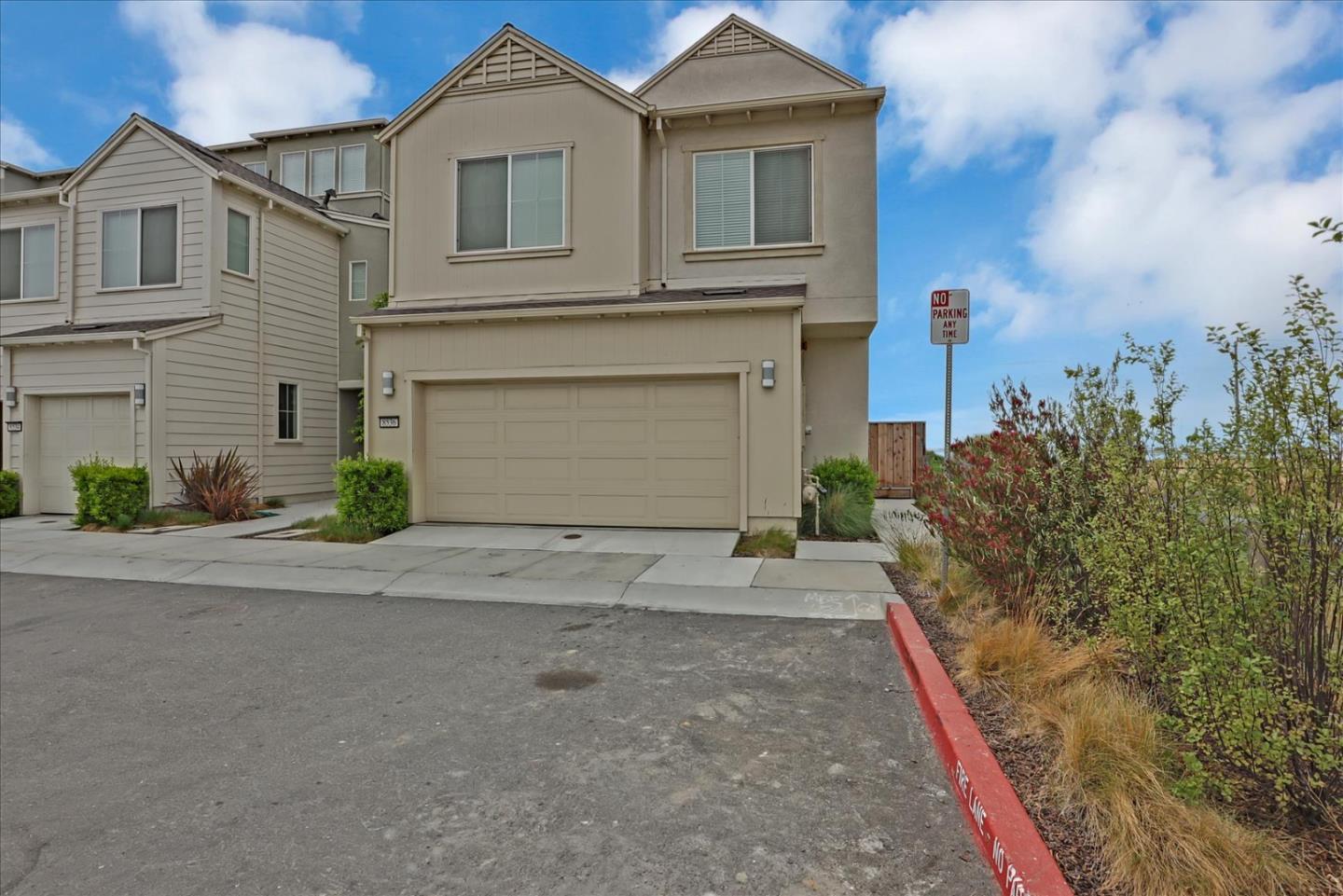 Detail Gallery Image 1 of 1 For 8536 Portside Way, Newark,  CA 94560 - 4 Beds | 2/1 Baths