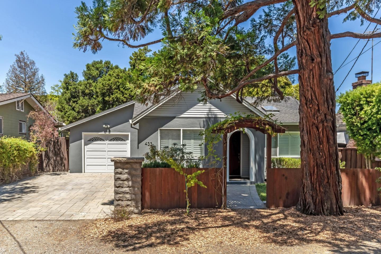 Detail Gallery Image 1 of 1 For 433 8th Ave, Menlo Park,  CA 94025 - 3 Beds | 2 Baths